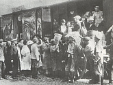 Подготовка отправки агитпоезда в Сибирь. 1920